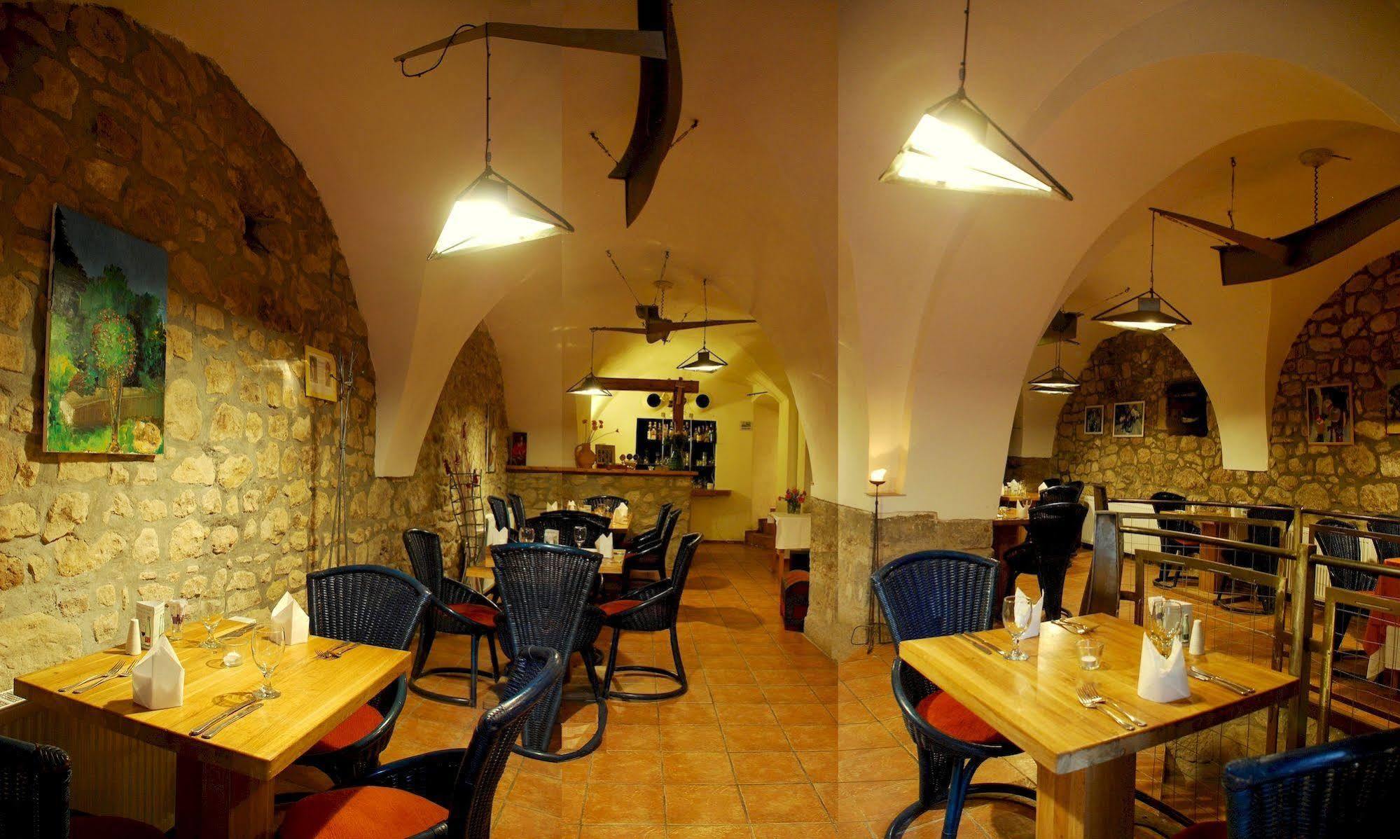 מלאדה בולסלאב Hotel Zlaty Kohout מראה חיצוני תמונה