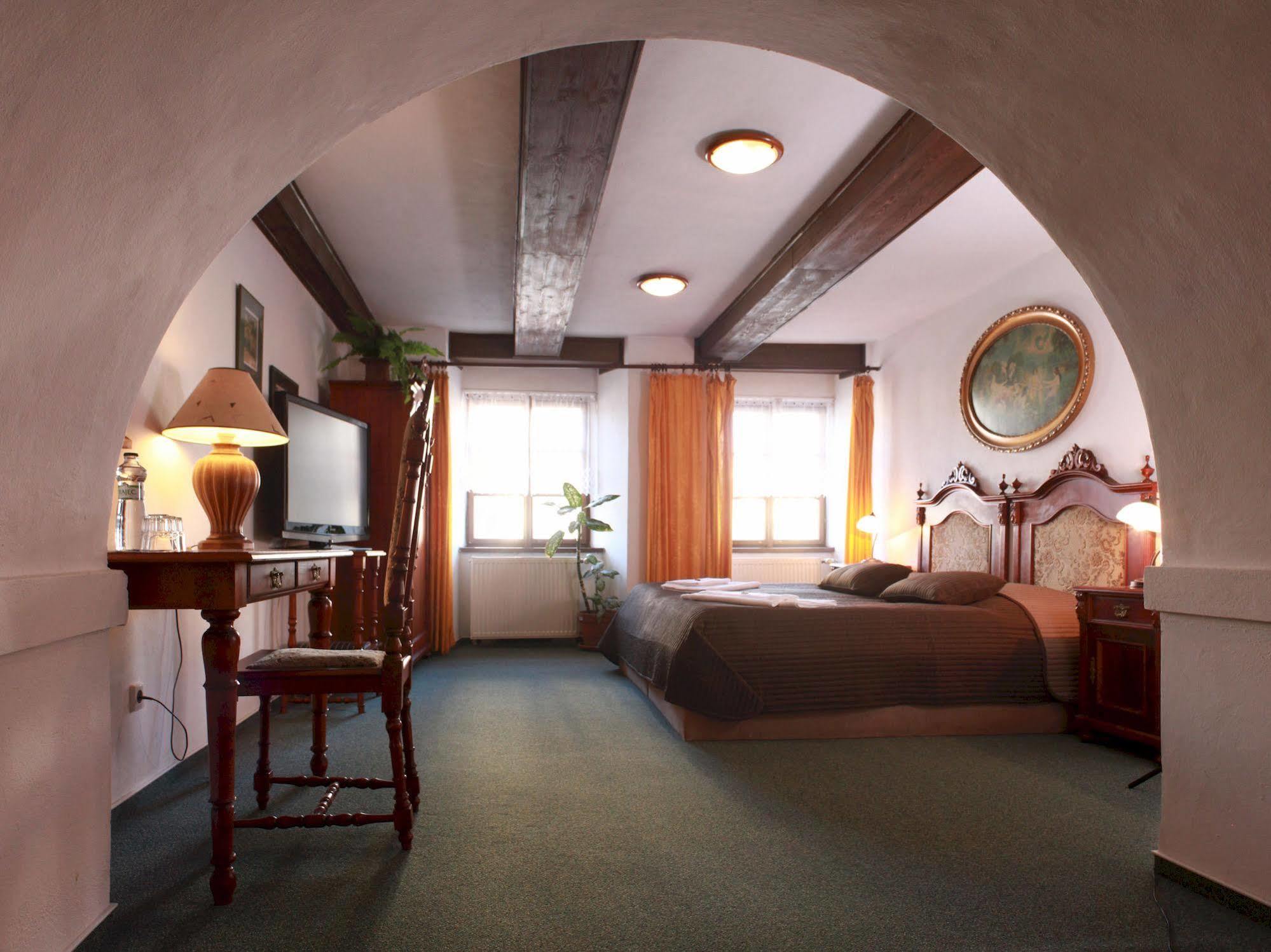 מלאדה בולסלאב Hotel Zlaty Kohout מראה חיצוני תמונה