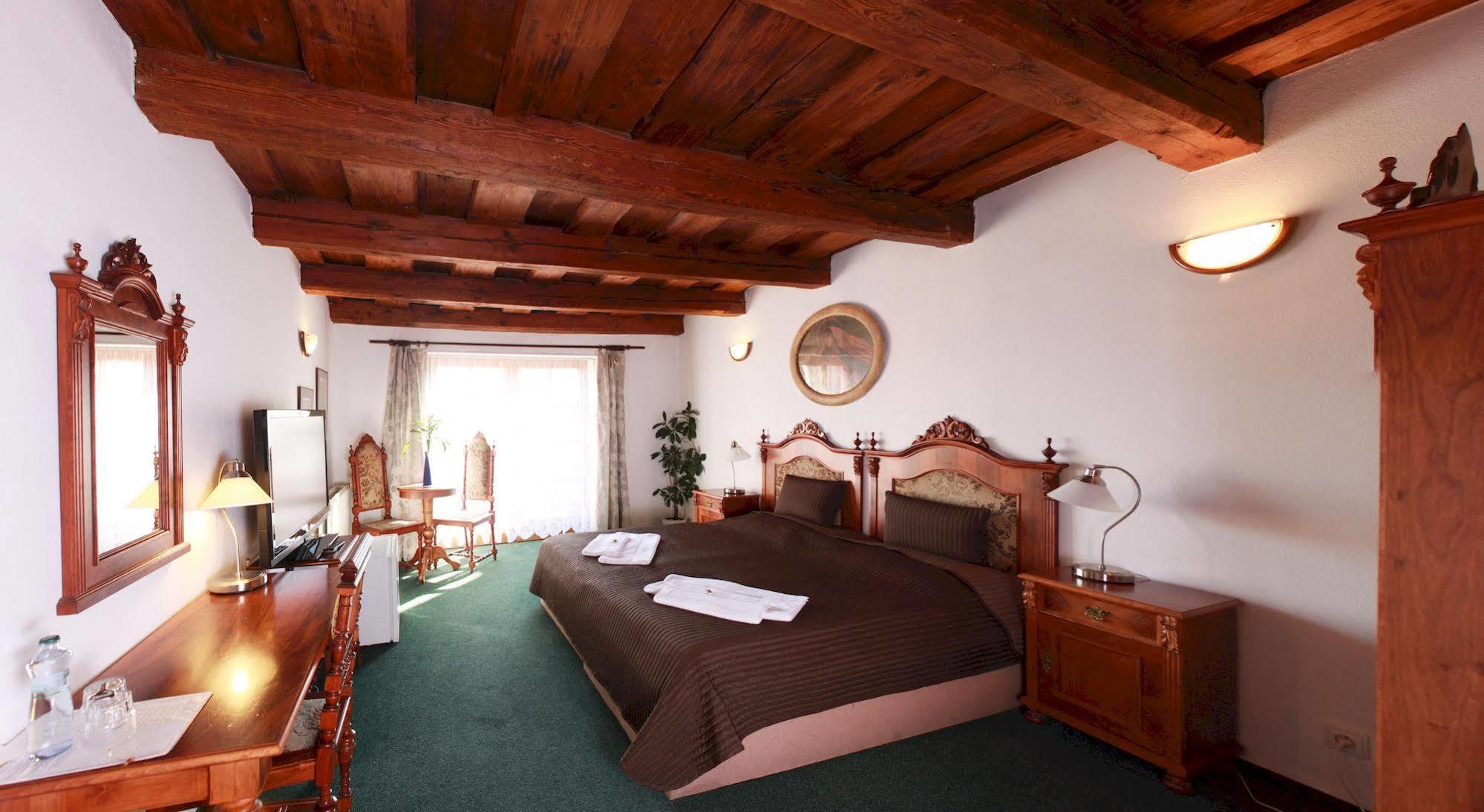 מלאדה בולסלאב Hotel Zlaty Kohout מראה חיצוני תמונה