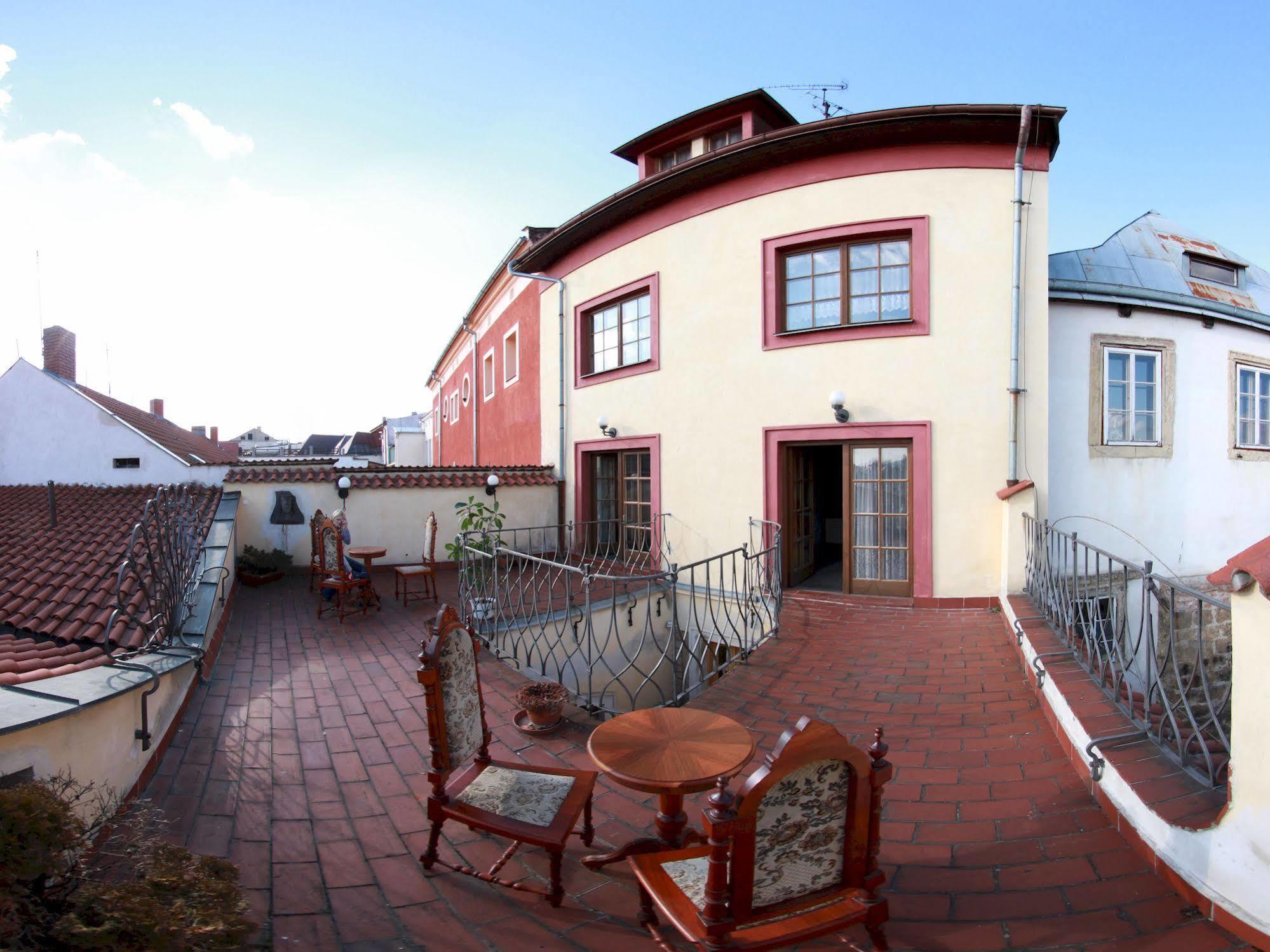 מלאדה בולסלאב Hotel Zlaty Kohout מראה חיצוני תמונה