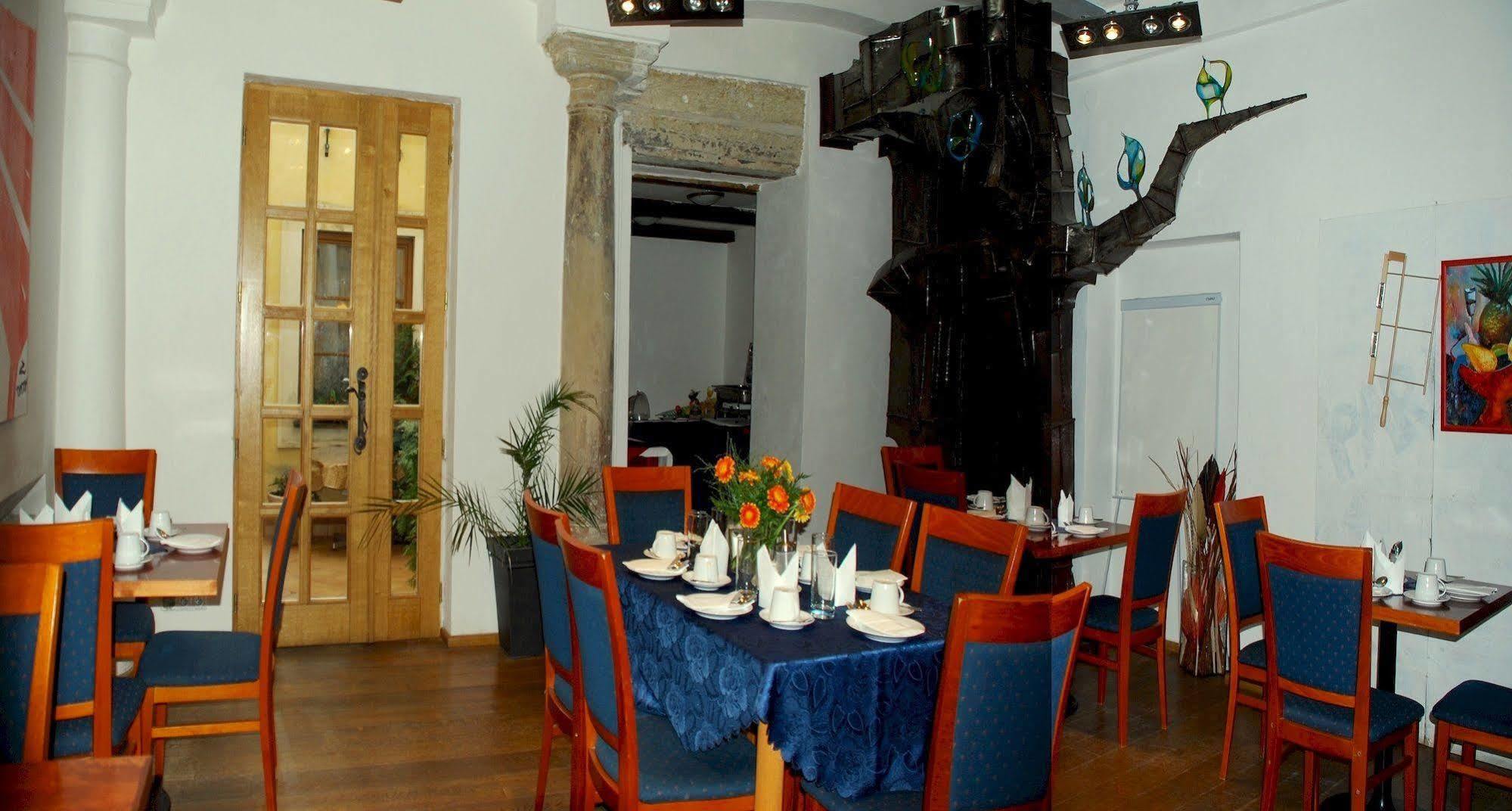 מלאדה בולסלאב Hotel Zlaty Kohout מראה חיצוני תמונה