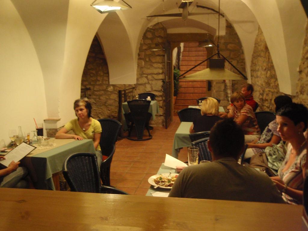 מלאדה בולסלאב Hotel Zlaty Kohout מראה חיצוני תמונה